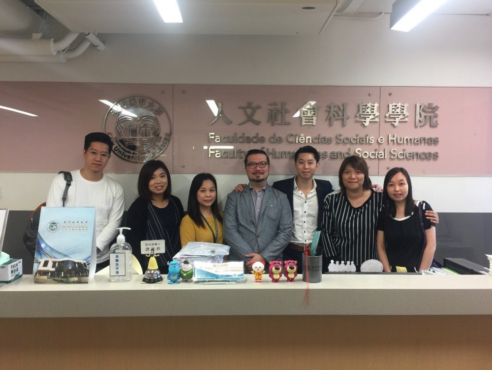 左起：專業培訓中心培訓經理劉蜀驥先生、氹仔青少年及家庭綜合服務中心生涯發展服務主任盧藹雯女士、社會工作學講師吳婉瑩女士、應用心理學助理教授布志高博士、社會工作學課程主任何鍾建博士、聖公會社會服務處協調主任阮麗梅女士、專業培訓中心主任張漪雯女士